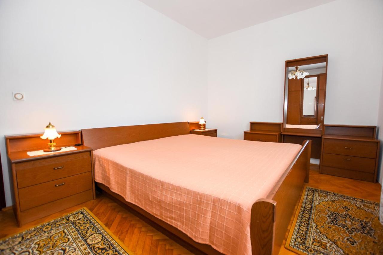 Apartments With A Parking Space Pag - 11358 파그 외부 사진