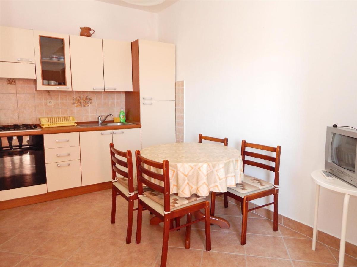 Apartments With A Parking Space Pag - 11358 파그 외부 사진