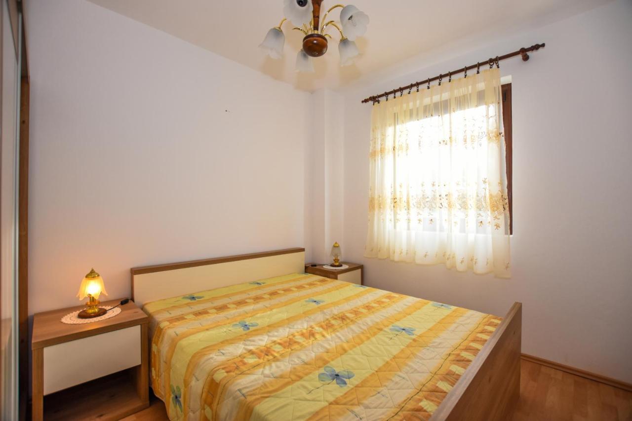 Apartments With A Parking Space Pag - 11358 파그 외부 사진